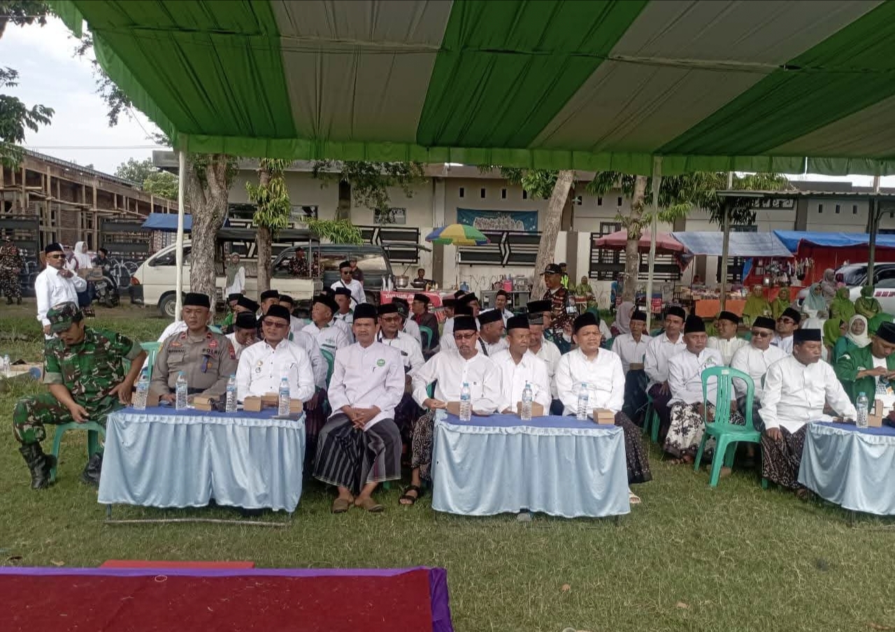 camat-lebaksiu-hadiri-upacara-hari-santri-nasional-2025