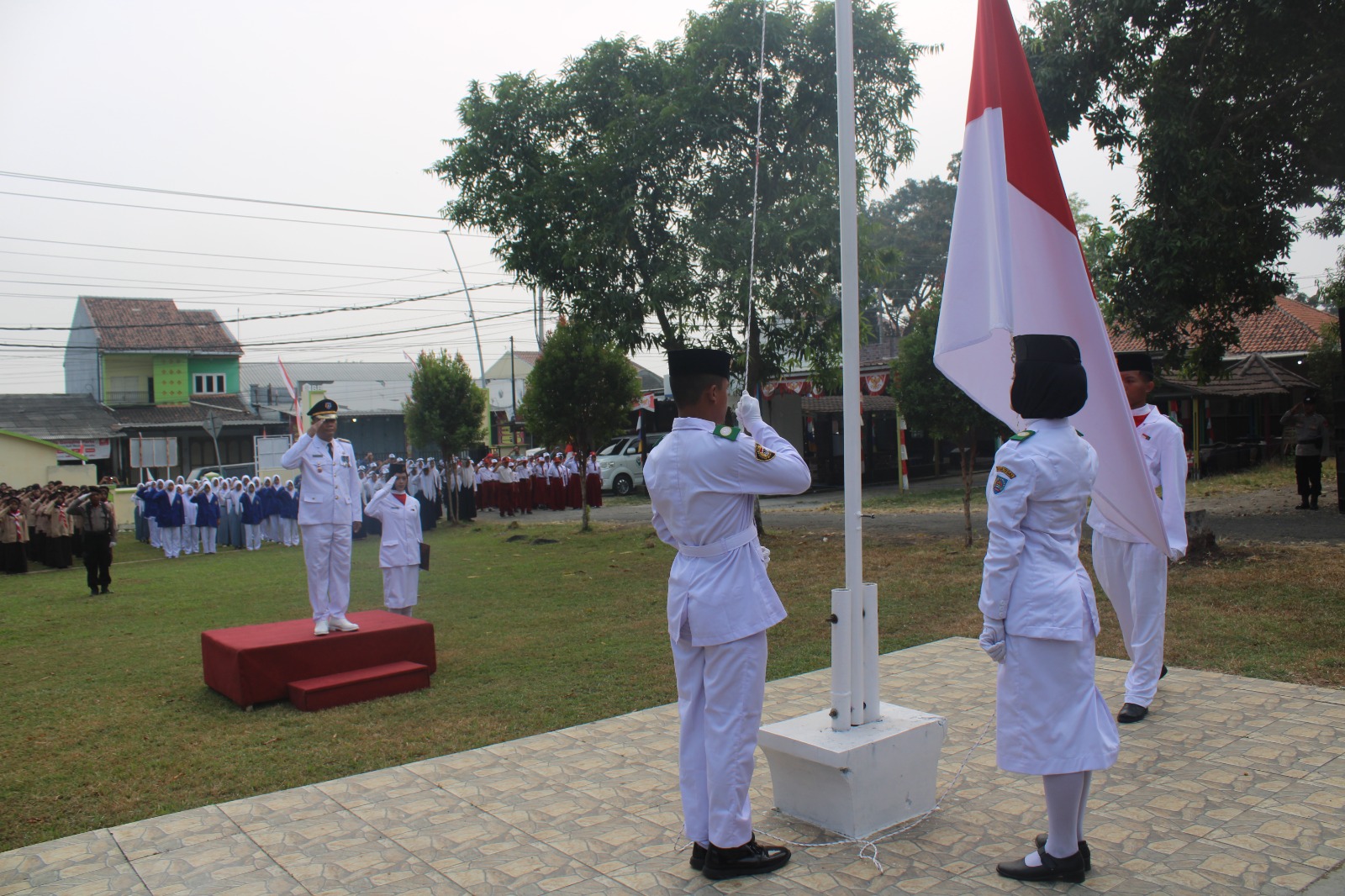 camat-lebaksiu-pimpin-upacara-bendera-memperingati-hut-ke-81-ri