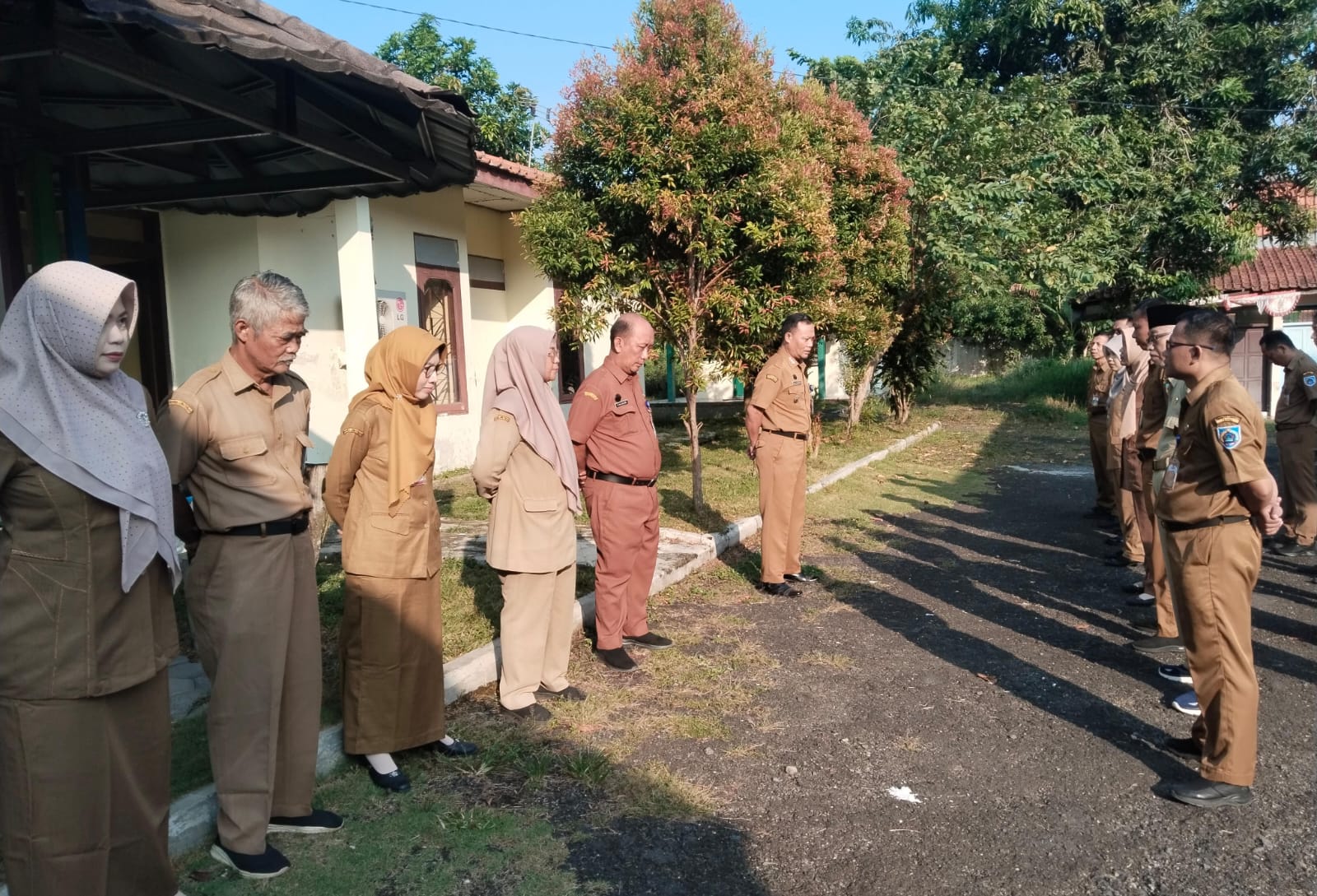 apel-pagi-rutin-asn-kecamatan-lebaksiu